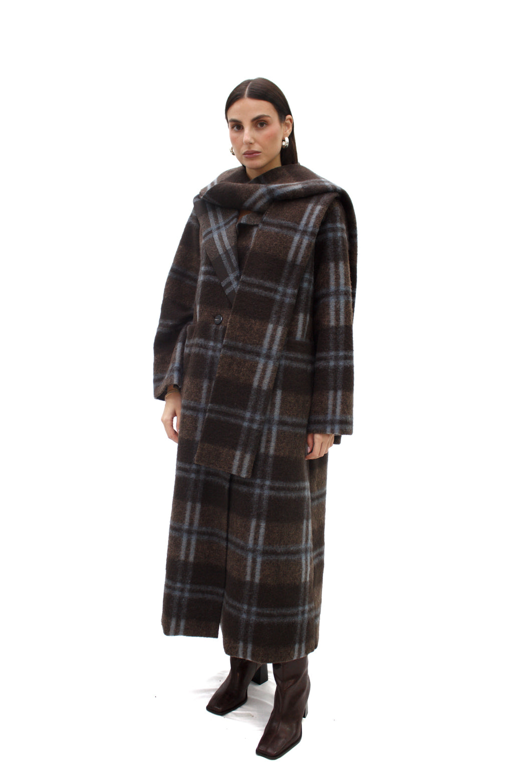 Cappotto in lana cotta con sciarpa