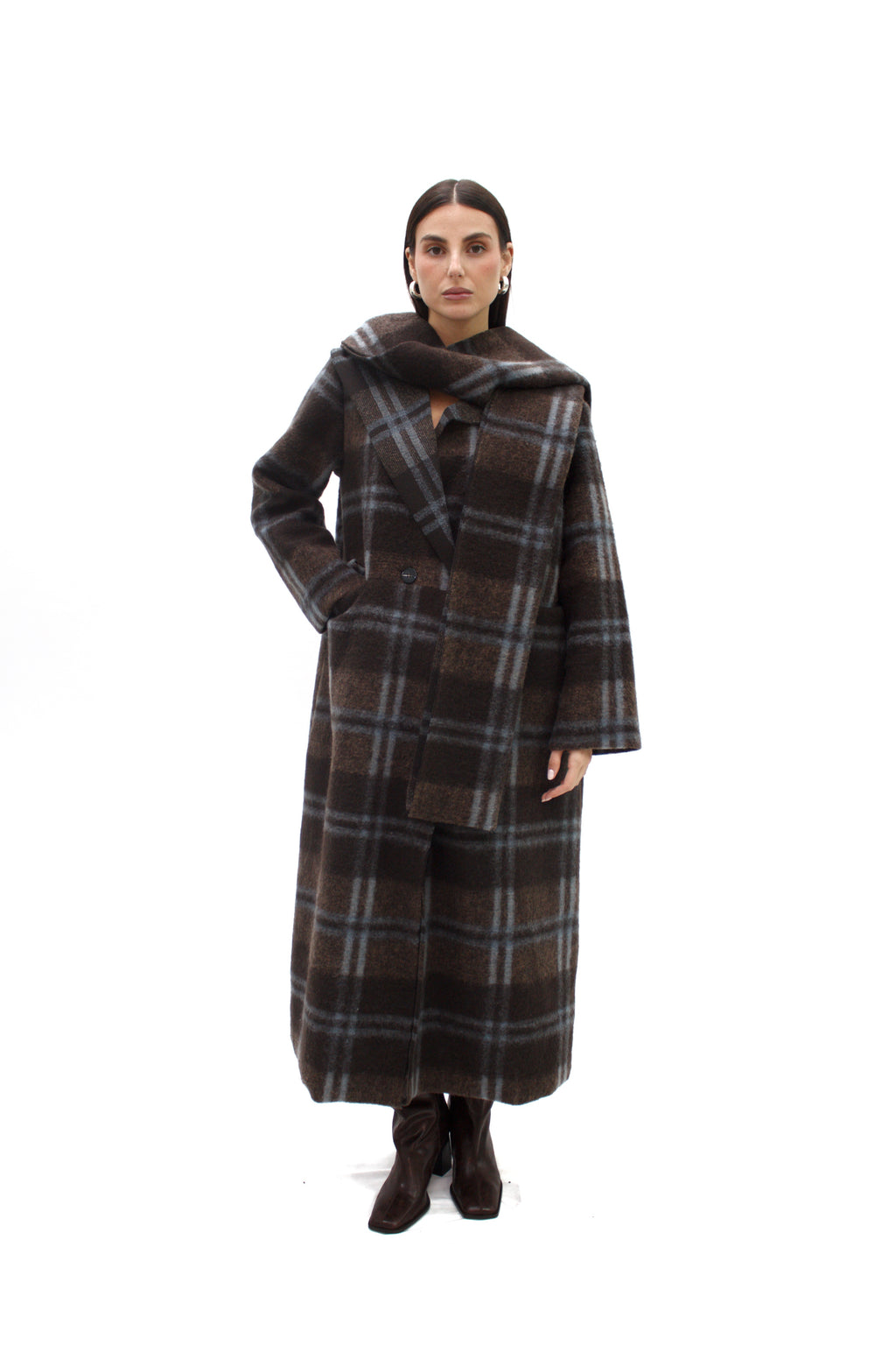 Cappotto in lana cotta con sciarpa