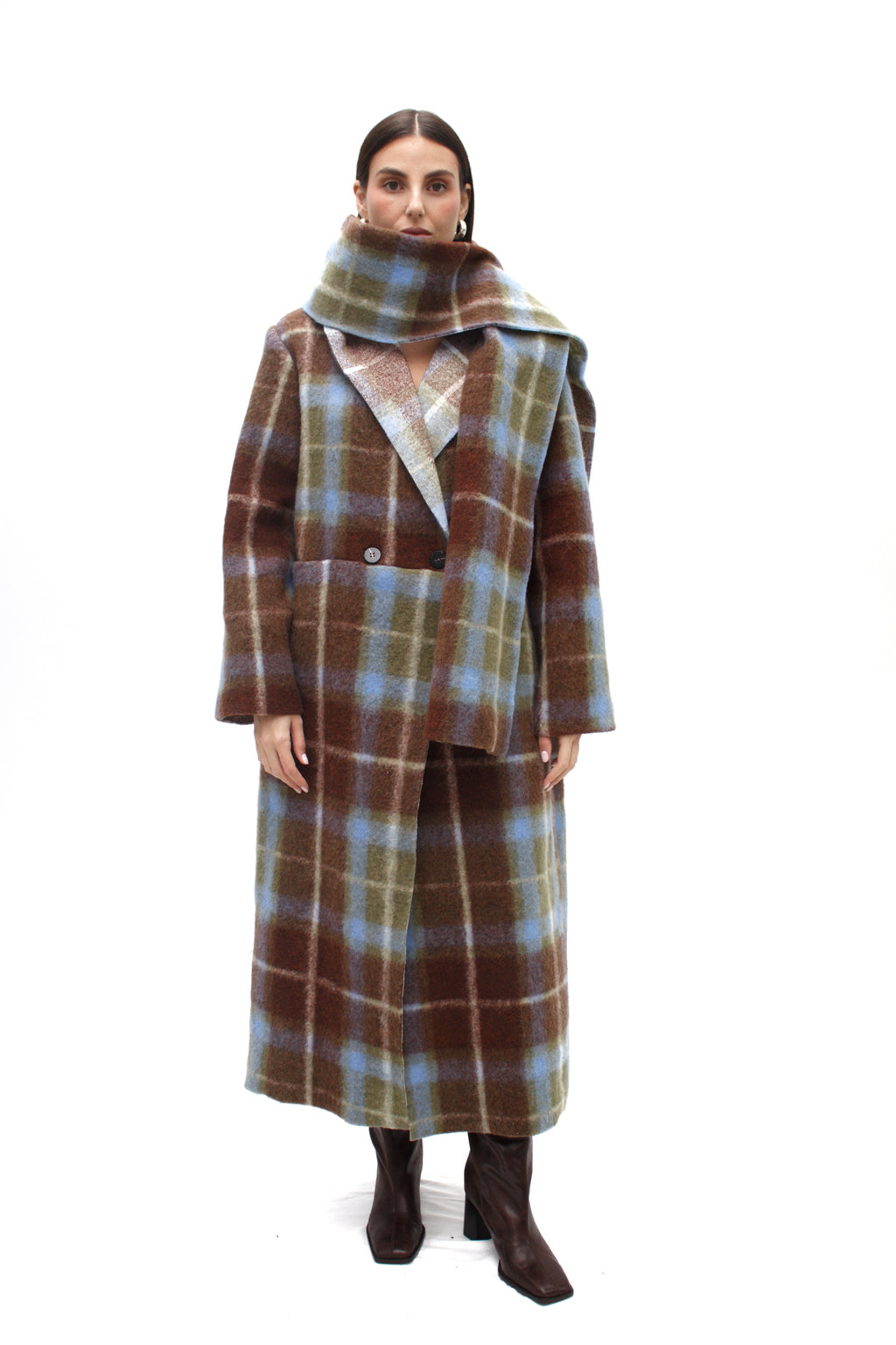 Cappotto in lana cotta con sciarpa